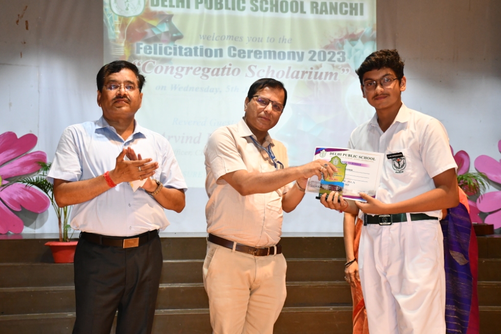 Psychographic Society - सीबीएससी के पटना जोन के रीजनल ऑफिसर ने डीपीएस में अपैक्स बेसिक्स 10 बोर्ड के टॉपर अभिनव कुमार को किये सम्मानित ! Psychographic Society - सीबीएससी के पटना जोन के रीजनल ऑफिसर ने डीपीएस में अपैक्स बेसिक्स 10 बोर्ड के टॉपर अभिनव कुमार को किये सम्मानित !