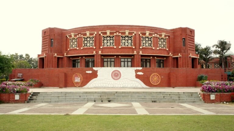 IIM Lucknow Placements 2024: 634 offers; highest international package at Rs 1.23 crore