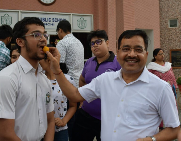 DPS Ranchi Student Divyansh Agarwal with scores 99.4% in CBSE Class 10 Exams become Jharkhand Topper