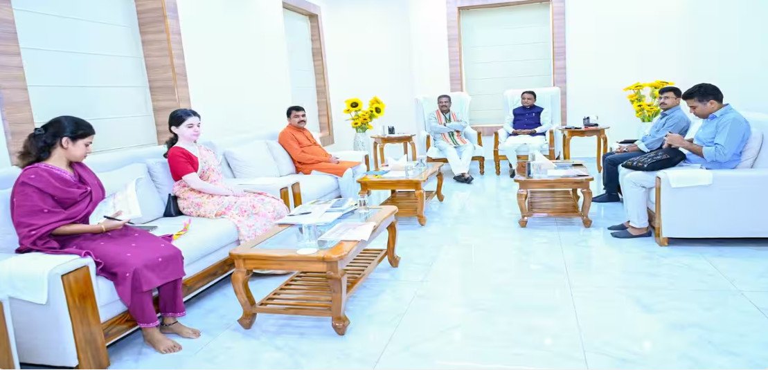 Psychographic Society - Dharmendra Pradhan Meets Odisha CM Majhi, Discusses School and Mass Education Reforms Dharmendra