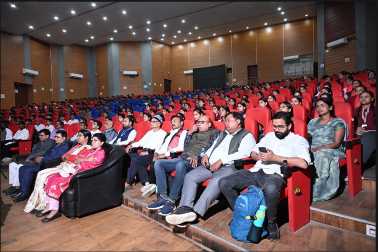 Psychographic Society - VVCP–SAT 2024: पूर्णिया में 1650 छात्रों की शानदार भागीदारी, रिज़ल्ट घोषित; Vikas Kumar सर का करियर काउंसलिंग सत्र रहा आकर्षण का केंद्र VVCP